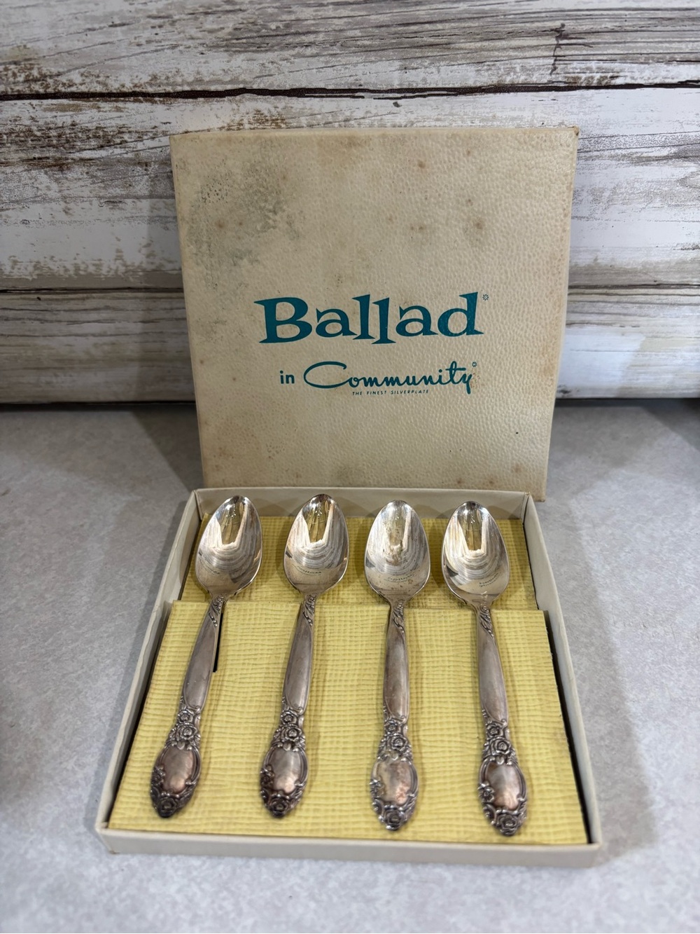Set of 4 vintage Oneida Community silver plate “Ballad” spoons